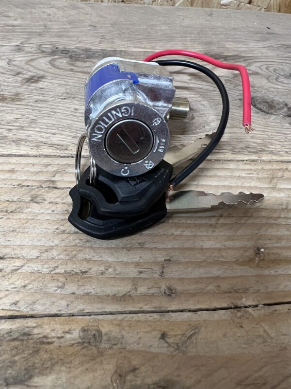 Replacement key barrel and 2 keys - Image 3