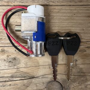 Replacement key barrel and 2 keys